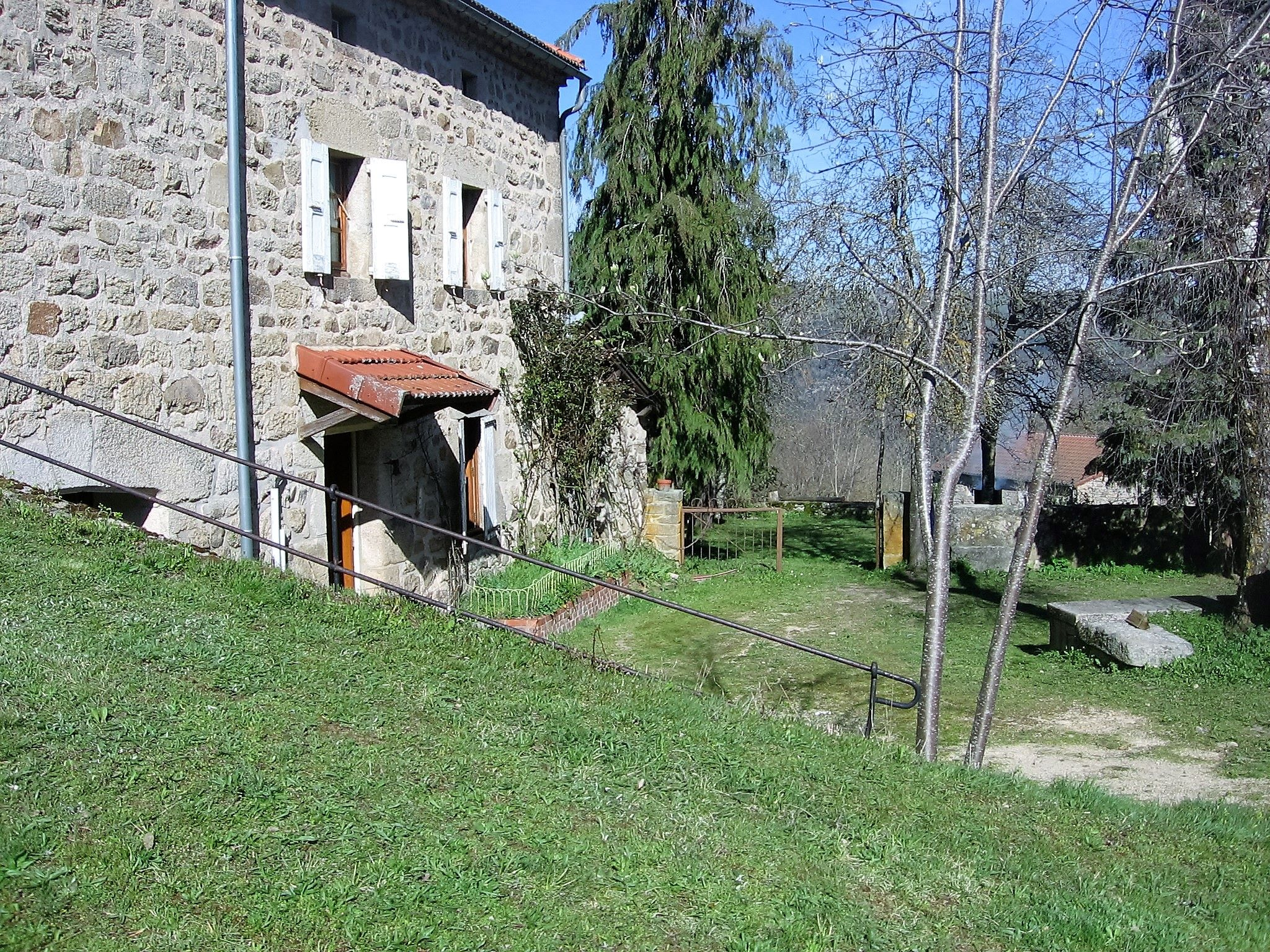 Ancienne ferme rénovée avec terrain attenant