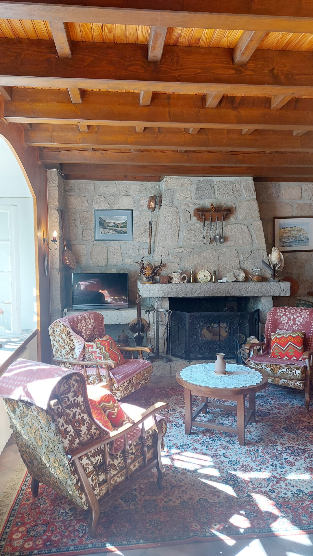 Maison en pierre avec grand terrain