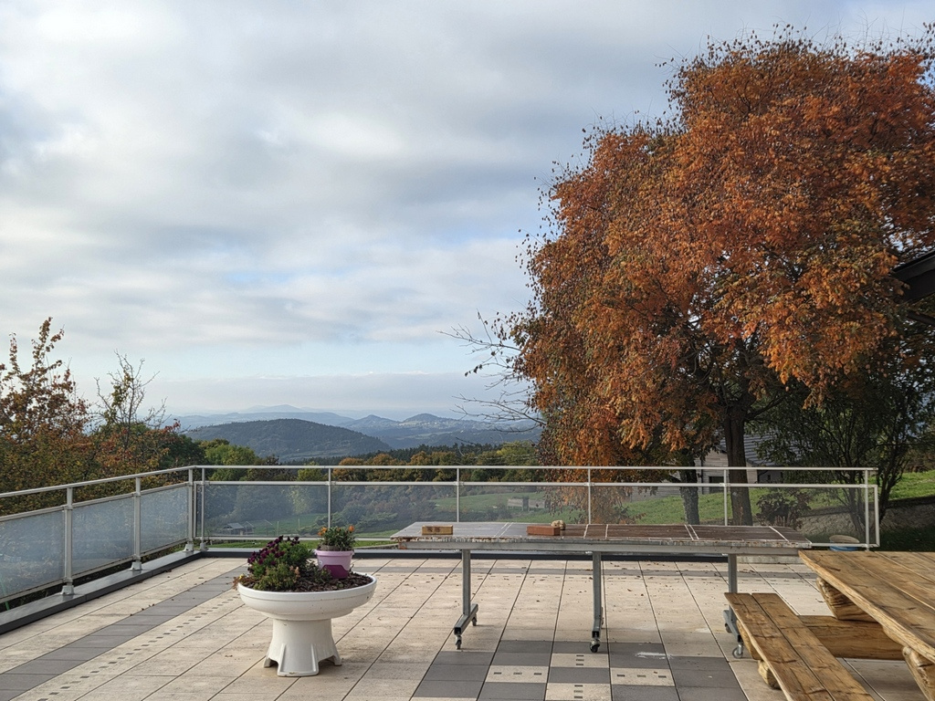 Maison Proche St Julien avec vue panoramique.