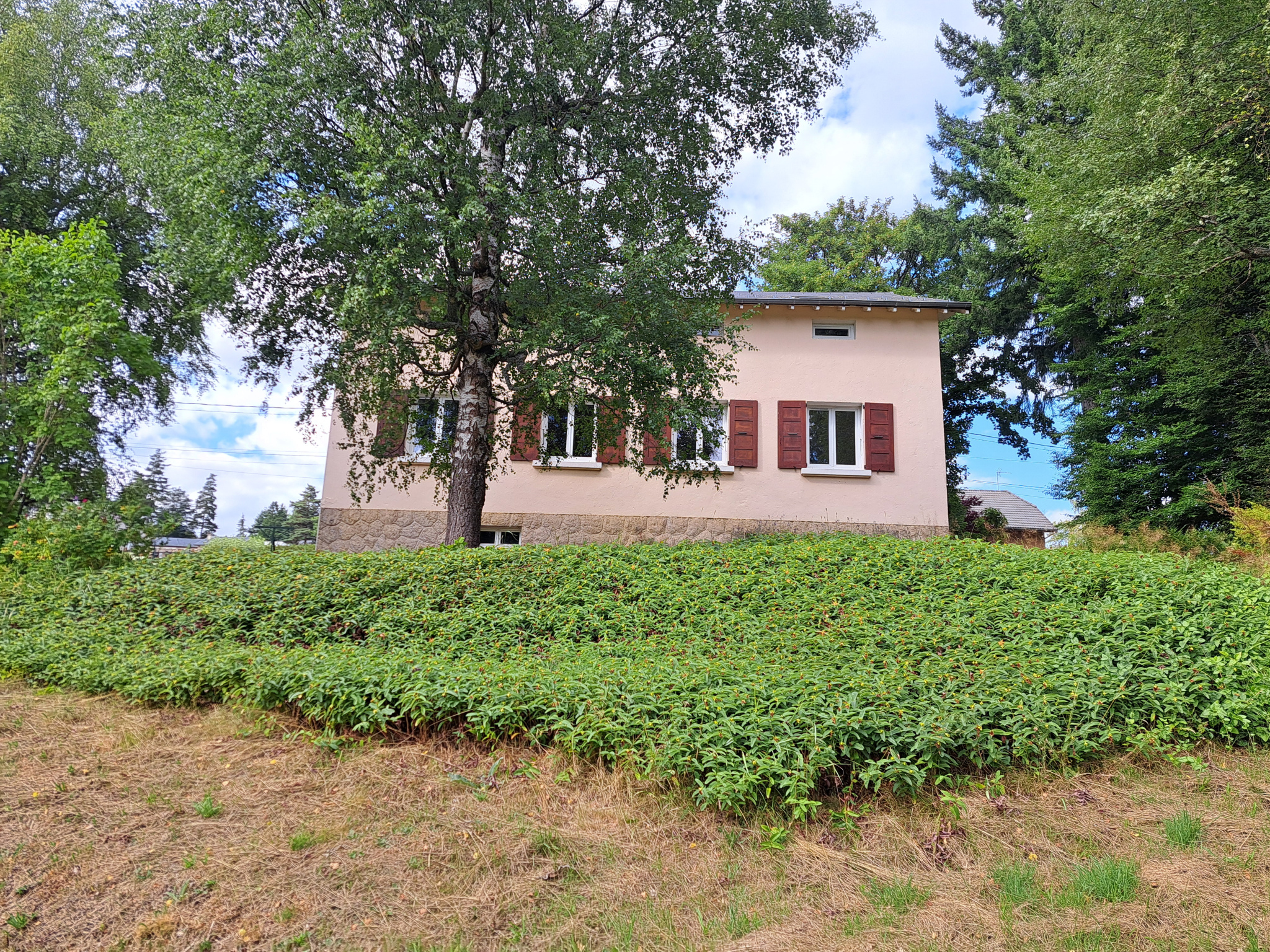 MAISON DES ANNEES 50 SUR 1110 M2