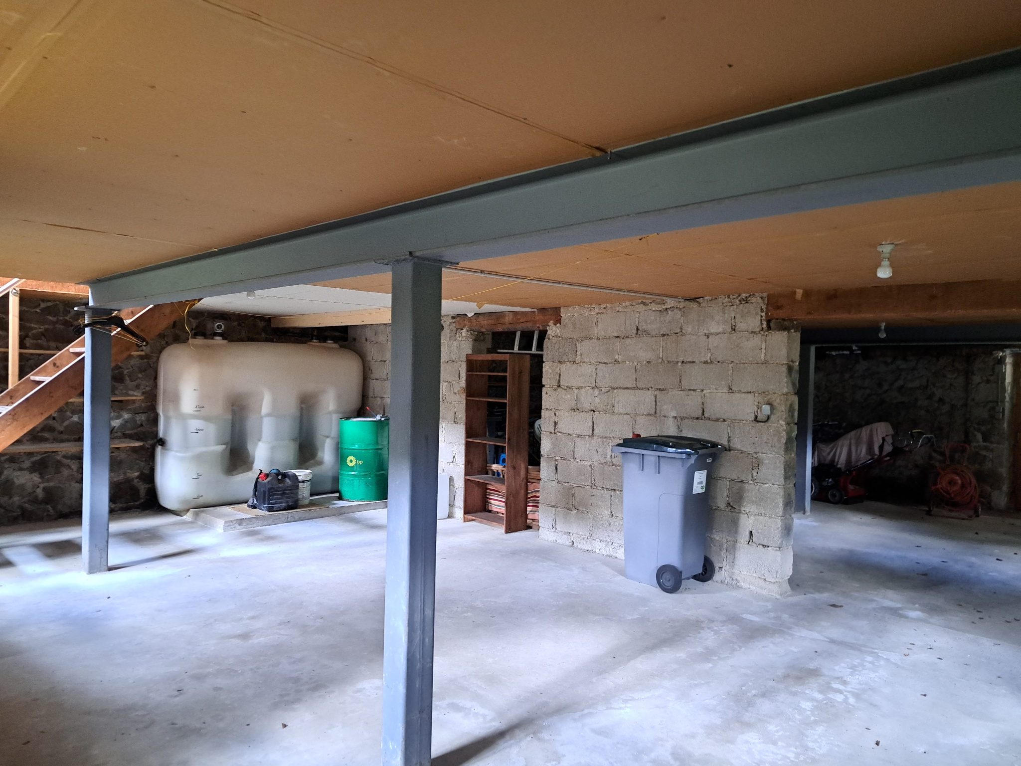 MAISON DES ANNEES 50 SUR 1110 M2