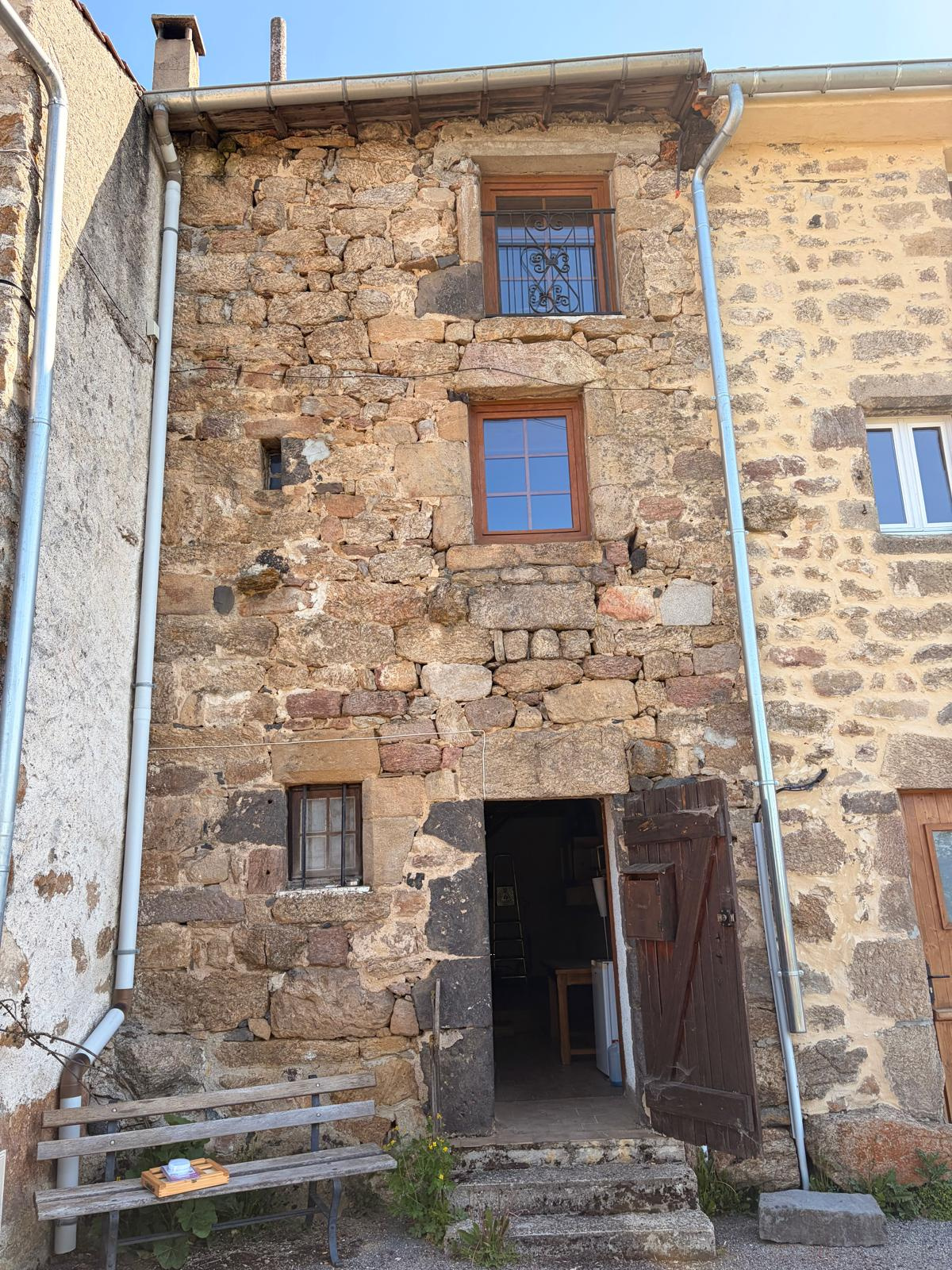 Maison de village en pierres