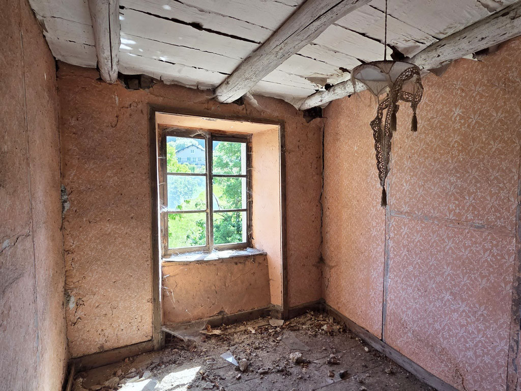 Grande maison pierre St Julien Chapteuil à rénover