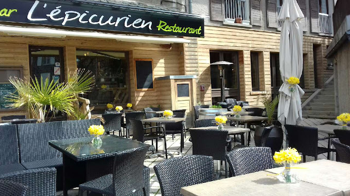 F/commerce restaurant bar plein centre du Chambon sur LIgnon