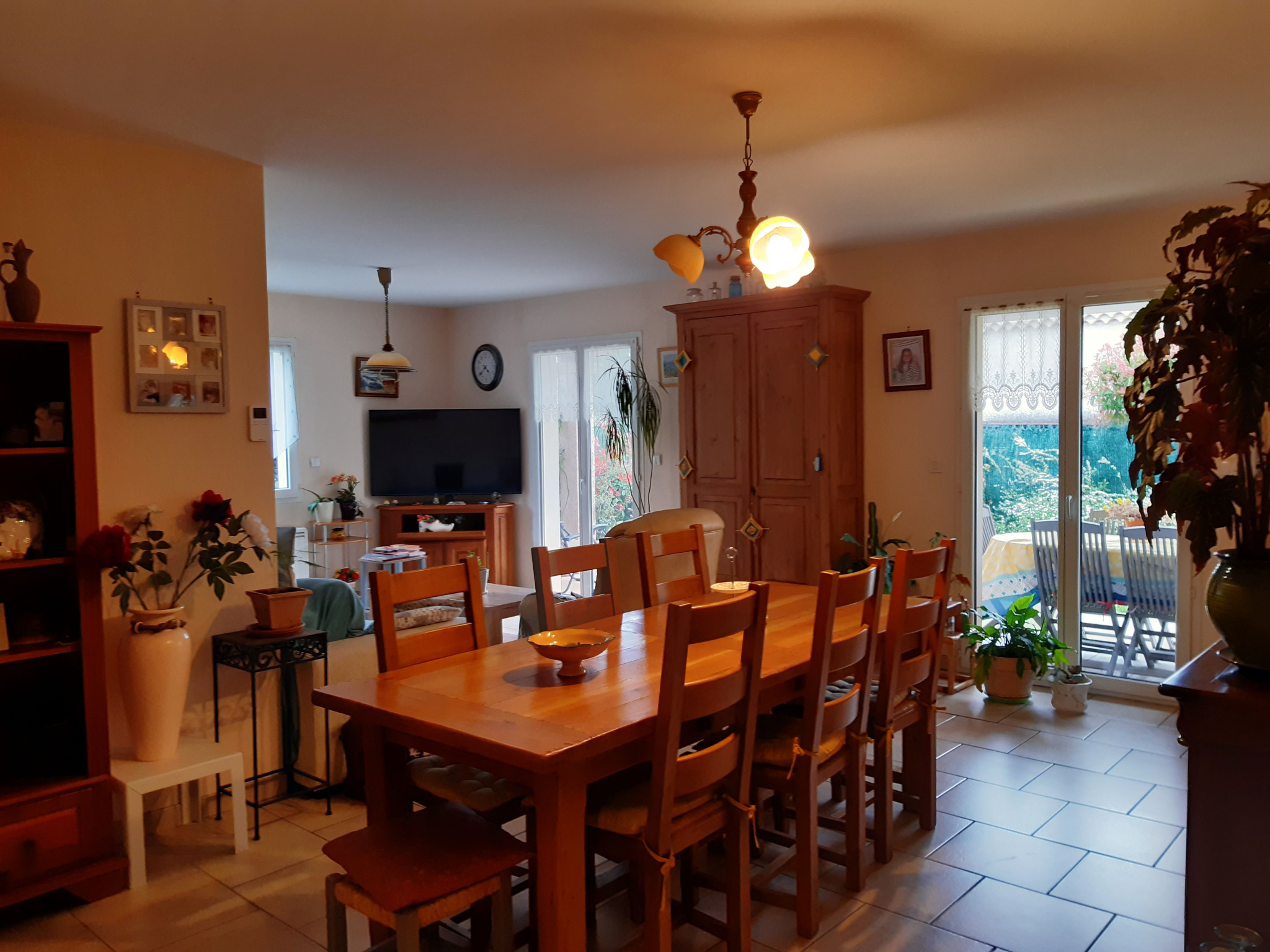 Villa avec garage et terrain attenant