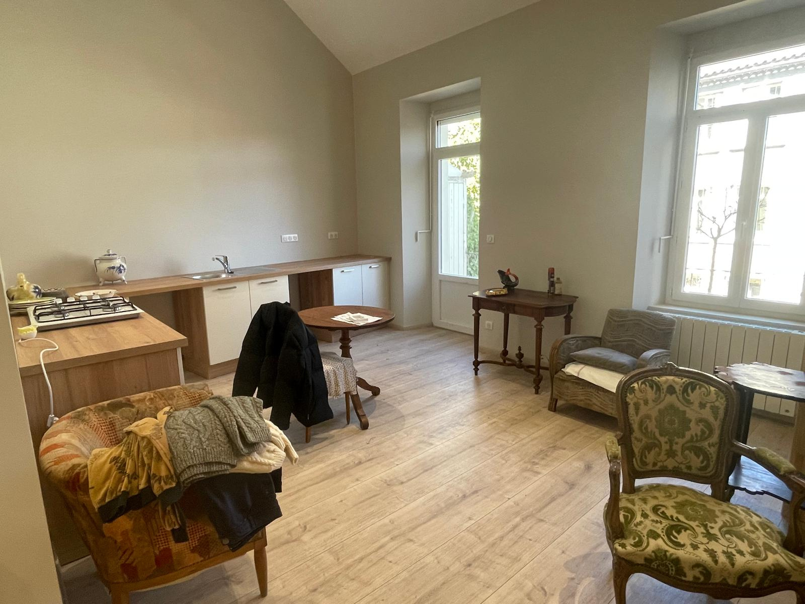 Joli appartement avec terrain attenant privé