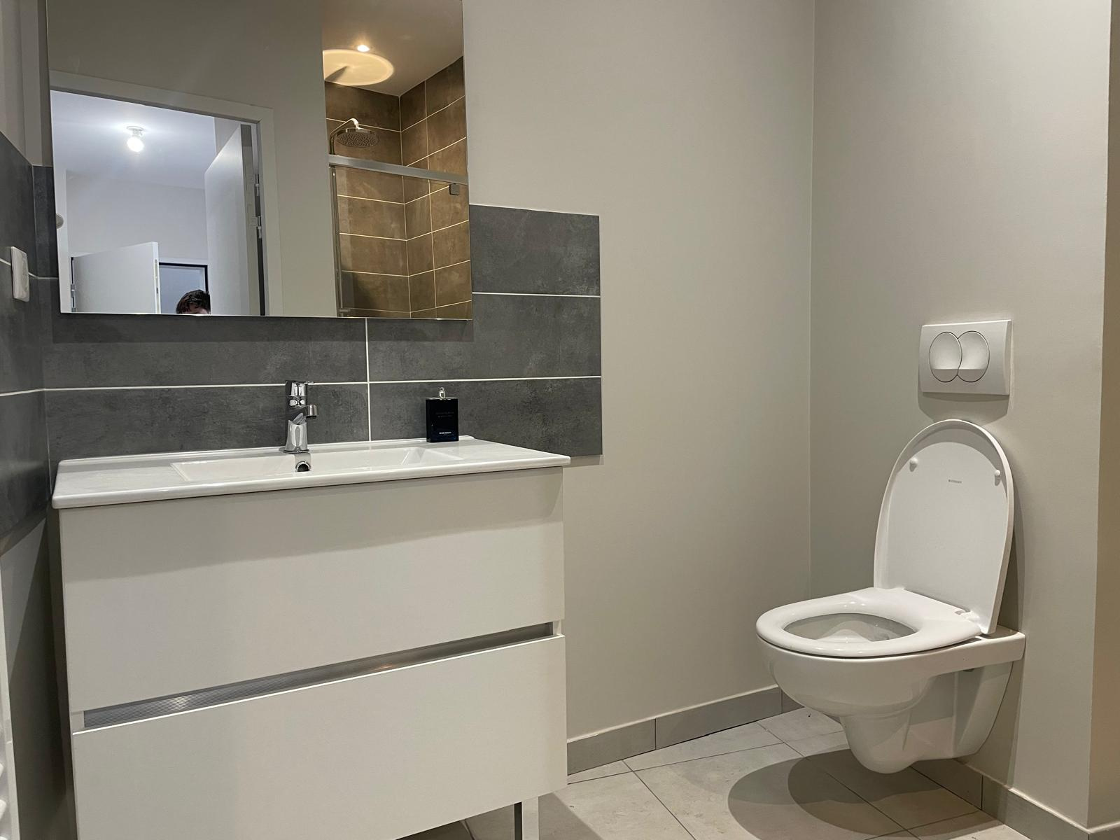 Joli appartement avec terrain attenant privé