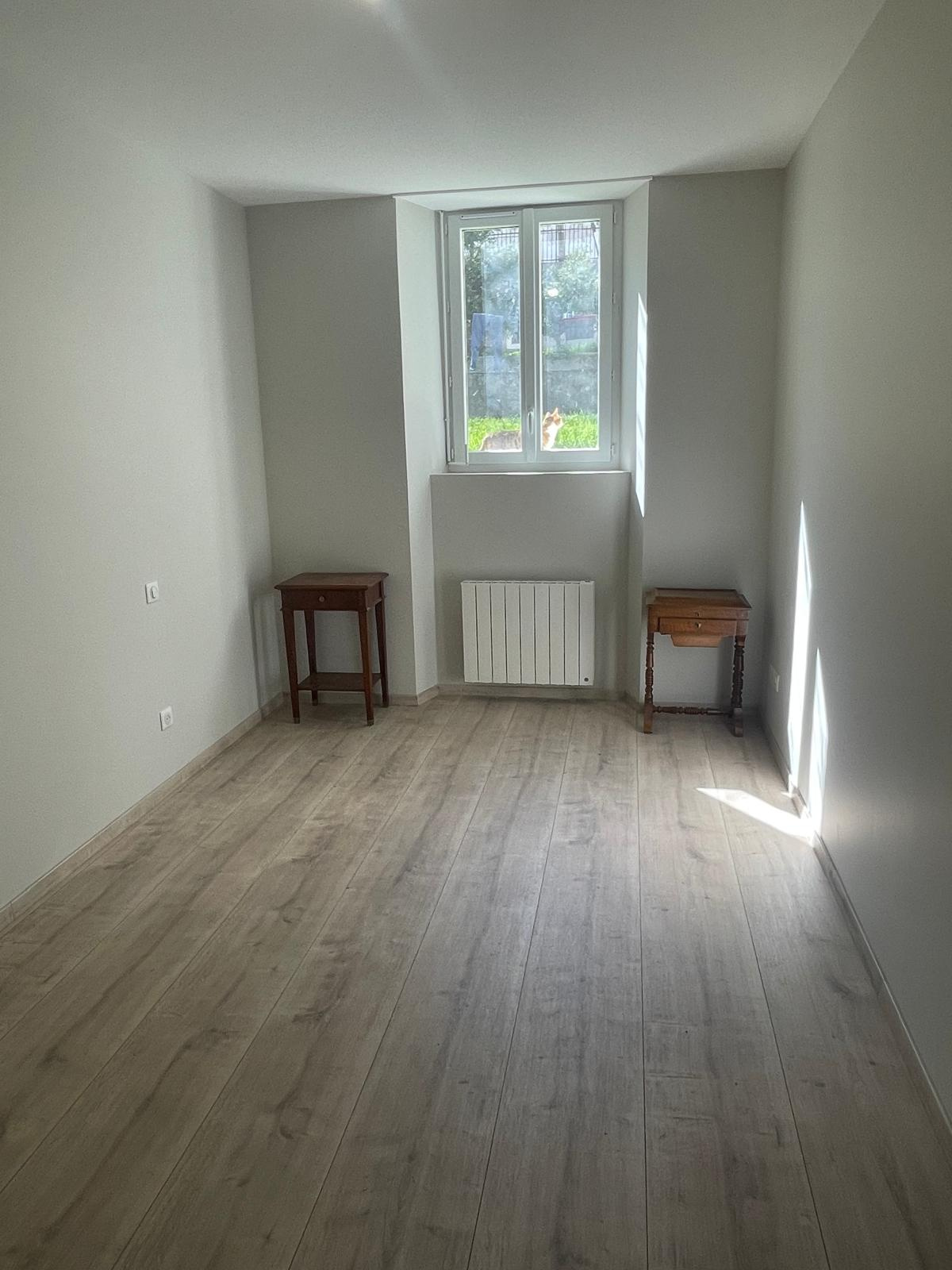 Joli appartement avec terrain attenant privé
