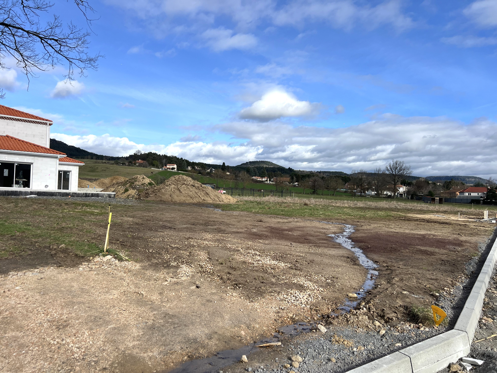 Jolie terrain plat constructible