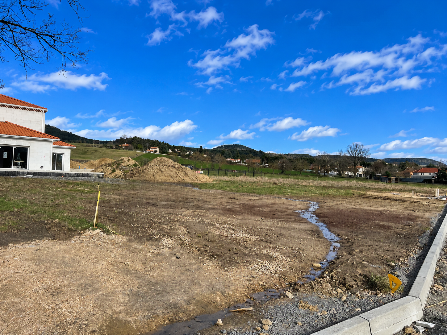 Jolie terrain plat constructible