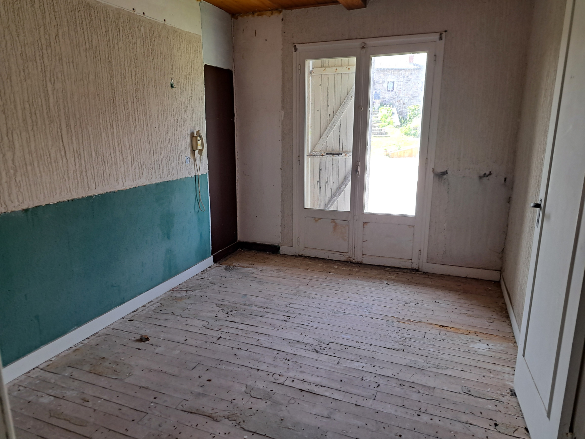 Entre Tence et Chambon sur Lignon grande maison en pierre sur 995 m2 de terrain