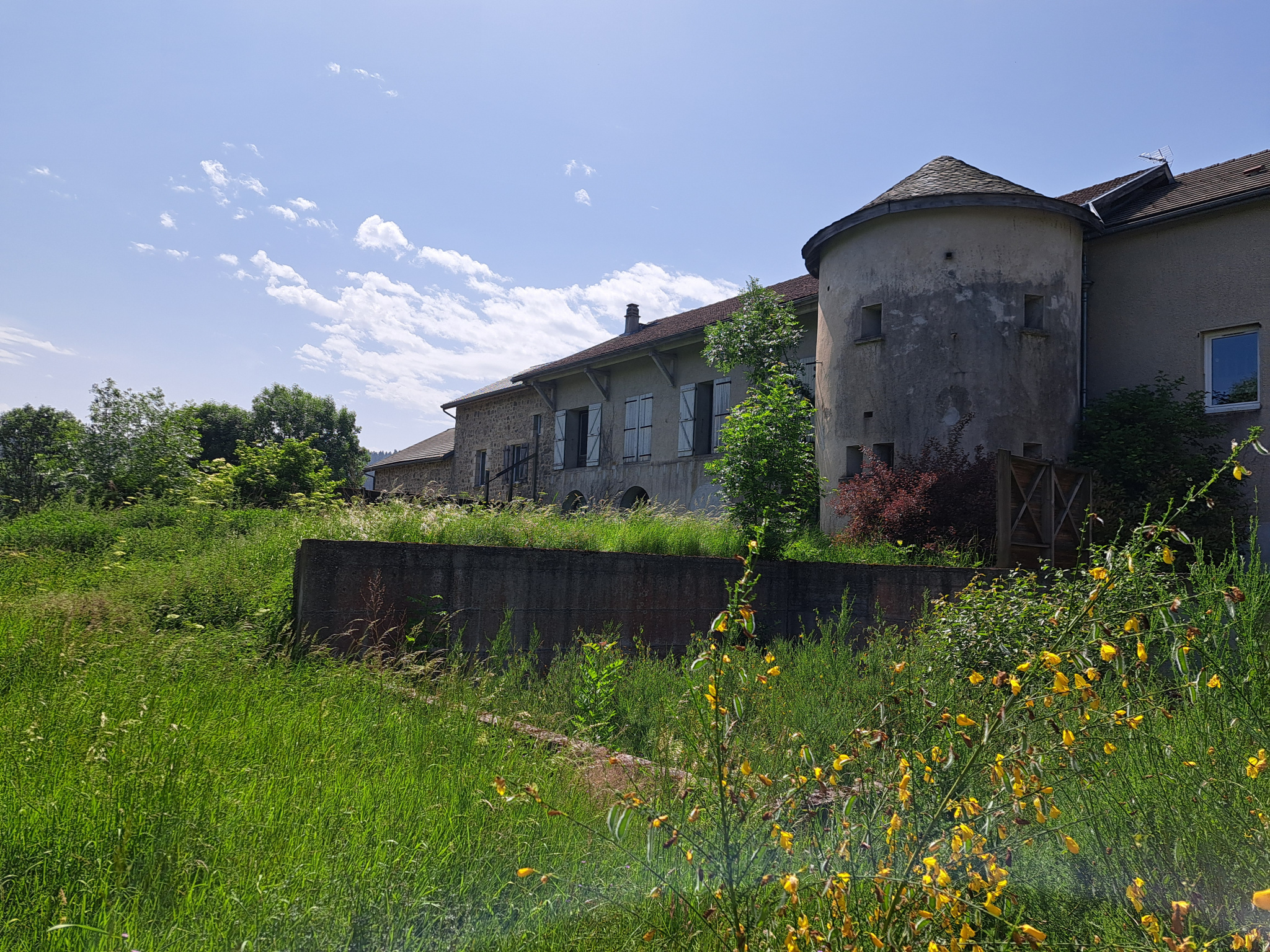 Entre Tence et Chambon sur Lignon grande maison en pierre sur 995 m2 de terrain