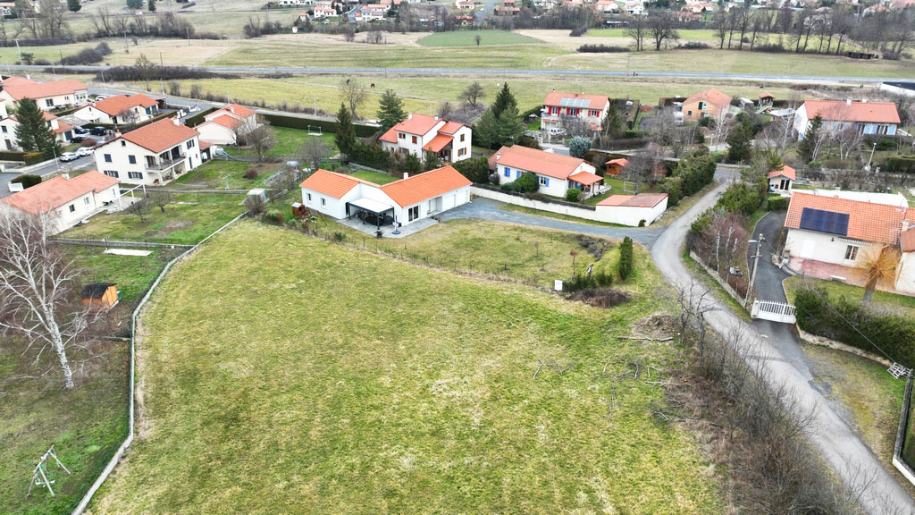 Joli terrain à bâtir de 1018 m2