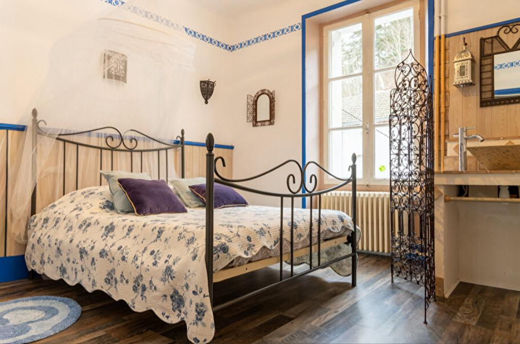 Ancien hôtel de charme joliment rénové