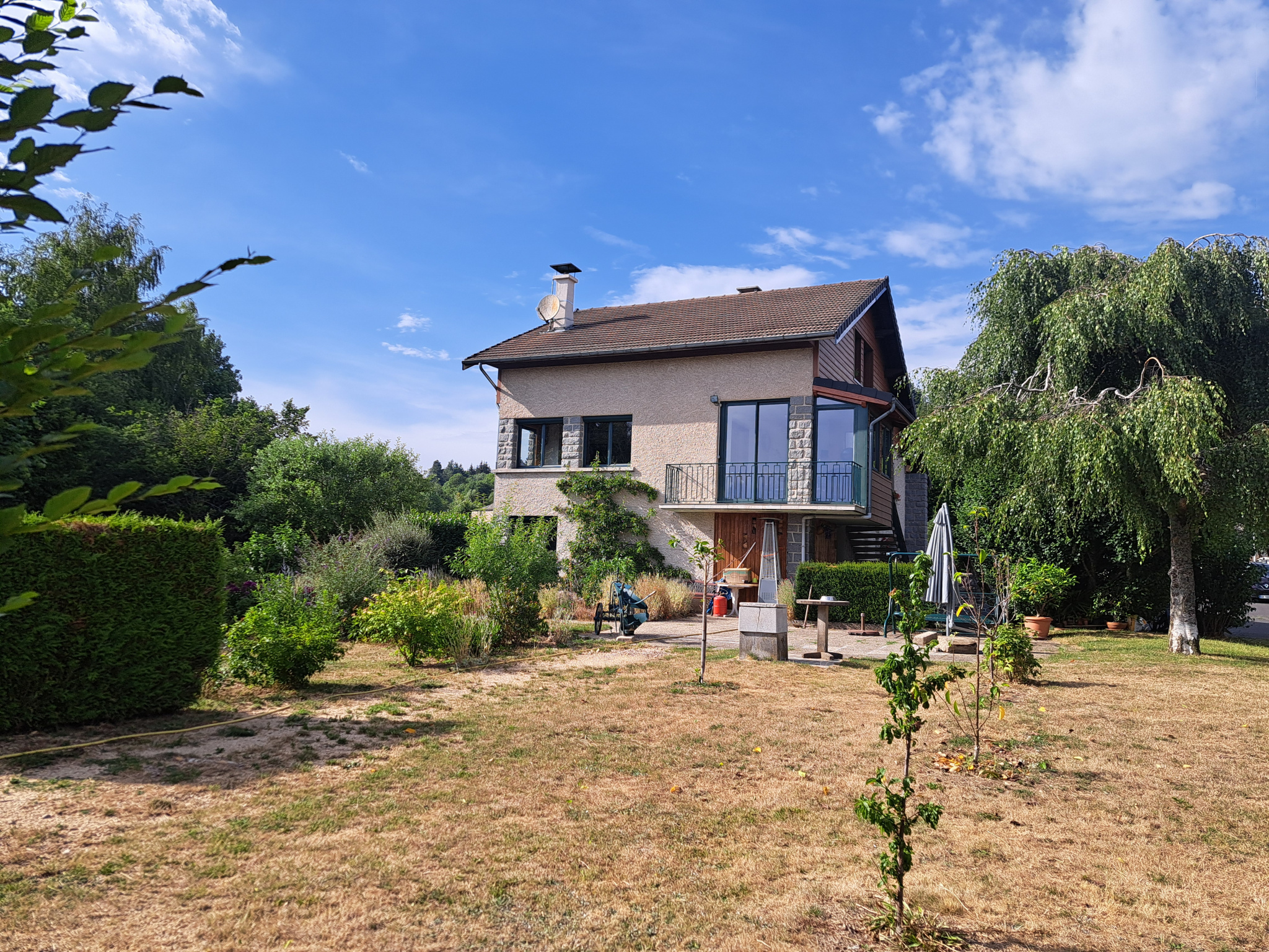 Chambon sur Lignon maison d'habitation sur 1860 m2 de terrain vue Mezenc